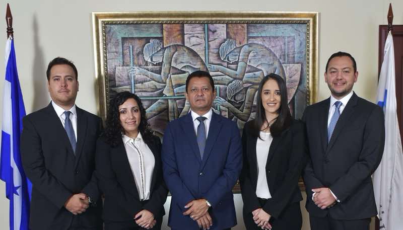 Consortium Legal ascendió a cinco socios en Honduras / Bigstock