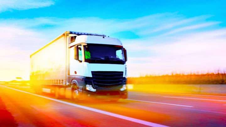 JSL ofrece servicios a la cadena de suministro y de transporte de carga y pasajeros / Bigstock