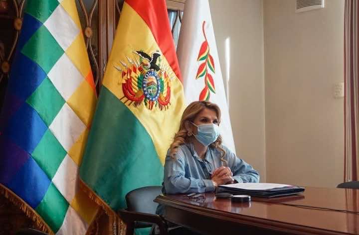 La presidenta de Bolivia y parte de su gabinete están contagiados de coronavirus / Foto tomada del twitter de la presidenta.