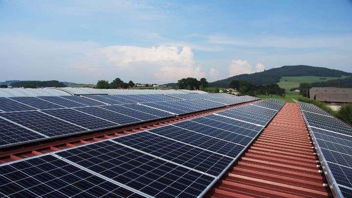 Langa International posee y opera activos renovables en los segmentos solar, eólico, biomasa y biogás / Pixabay