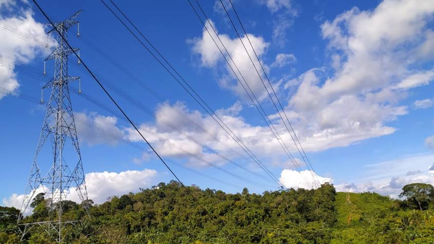 NBTE opera y mantiene la línea de transmisión de electricidad Porto Velho - Araraqueara 2, considerada la más grande del mundo / Tomada de Eletronorte - Facebook