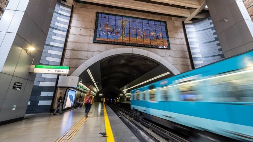 Empresa de Transporte de Pasajeros Metro tiene a cargo la operación del metro santiaguino, fundado en 1968 / Tomada de Metro de santiago - Chile - Facebook