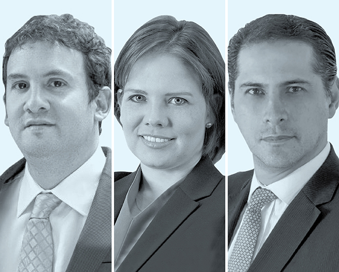 Guillermo León Ramírez Torres, de Garrigues (izquierda); Mariana Estévez, de Clifford Chance (centro), y Mauricio Llamas, de Hogan Lovells (derecha).