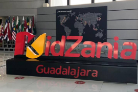 KidZania ofrece una experiencia educativa y de entretenimiento a niños de entre dos y 16 años / Tomada de la página de la empresa en Facebook