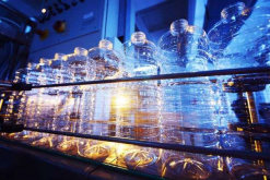 Alpek es considerado el mayor productor de PET, ácido utilizado para fabricar botellas de plástico / Fotolia