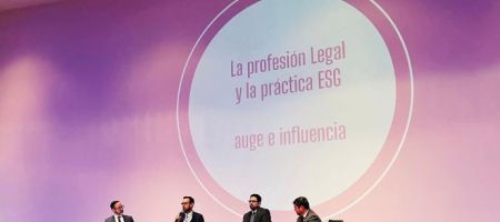 Moderador: Cristian Paredes (izquierda); Jorge Carrillo (centro-izquierda); Adalberto Méndez (centro-derecha) y Gibrán Hazar Navarro (derecha) en la ponencia "la profesión legal y la práctica ESG: auge e influencia". / Tomada del Facebook de Lawit Group