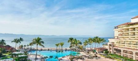 Ubicado en la Bahía de Banderas, Marriott Puerto Vallarta Resort & Spa cuenta con 433 habitaciones y suites, seis restaurantes y bares y 825 metros cuadrados de espacio para reuniones y eventos./ Tomado del sitio web del alojamiento.