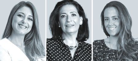 Michelle Aramburú, de Payet, Rey, Cauvi, Pérez Abogados (izquierda); María Teresa Paillés, de Pérez- Llorca (centro), y Francisca Salas, de Cariola Díez Pérez-Cotapos.